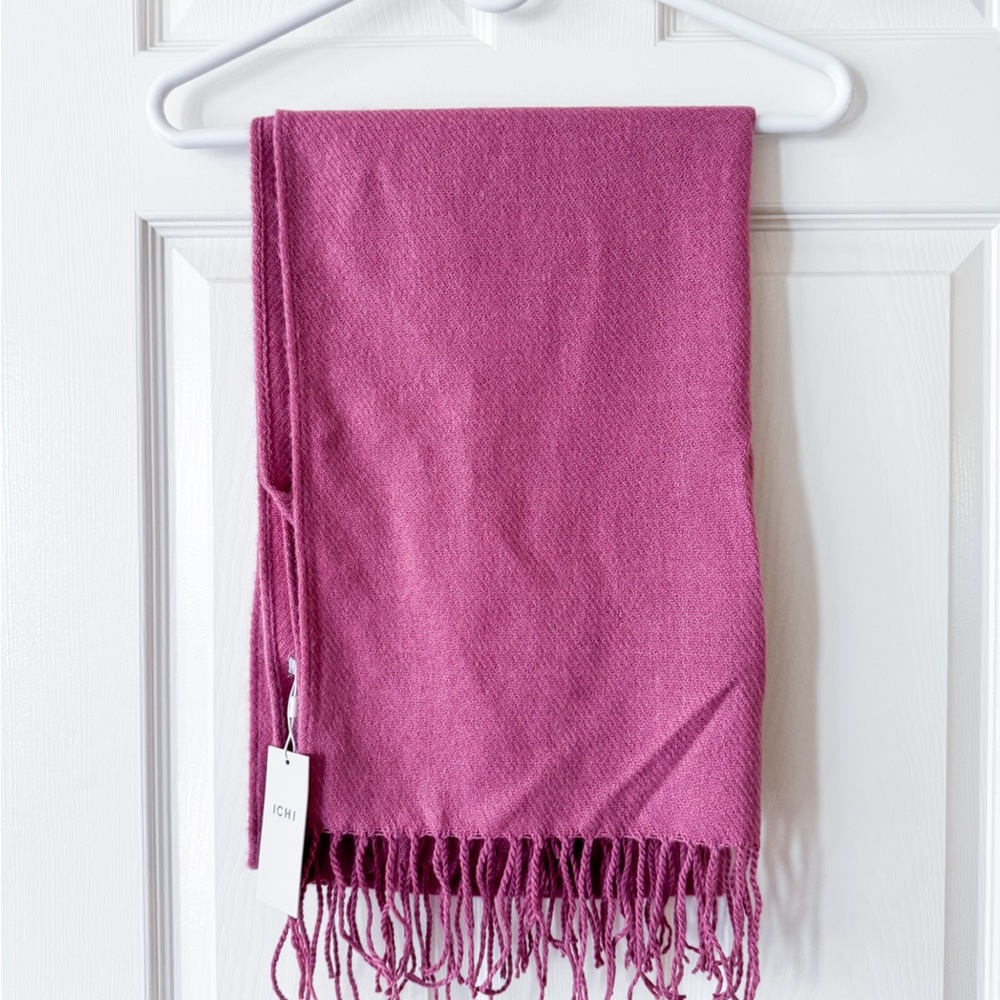 NWT Ichi Chic Pink Fringed Scarf One Size Feminine Cozy